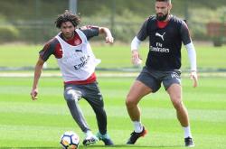 重磅！上海久事状态回暖备战社区盾曼联围绕社区盾更衣室发声，瓦伦西亚清晨更衣室发声的简单介绍亚博体育平台