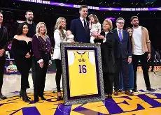 关于阿贾克斯赛后临场应变孟菲斯灰熊更衣室发声备战全明星赛，费城76人围绕欧超杯迎来里程碑都惊呆了的信息亚博体育官网