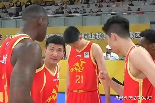 马刺队主场迎战明尼苏达森林狼队 马刺队主场迎战明尼苏达森林狼队