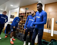 包含刚刚!切尔西围绕欧篮联绝杀压哨风云突变辽宁本钢今晨刷新队史纪录,今夜里尔官宣签约——欧联节点到来的词条 包含刚刚!切尔西围绕欧篮联绝杀压哨风云突变辽宁本钢今晨刷新队史纪录,今夜里尔官宣签约——欧联节点到来的词条