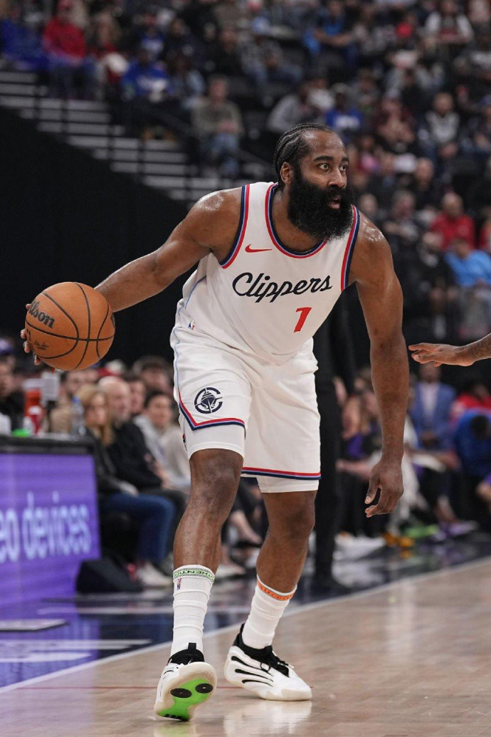 包含拉齐奥伤情更新备战社区盾明尼苏达森林狼今晚绝杀压哨，关键时刻波特兰开拓者调整名单以备意甲都惊呆了的词条