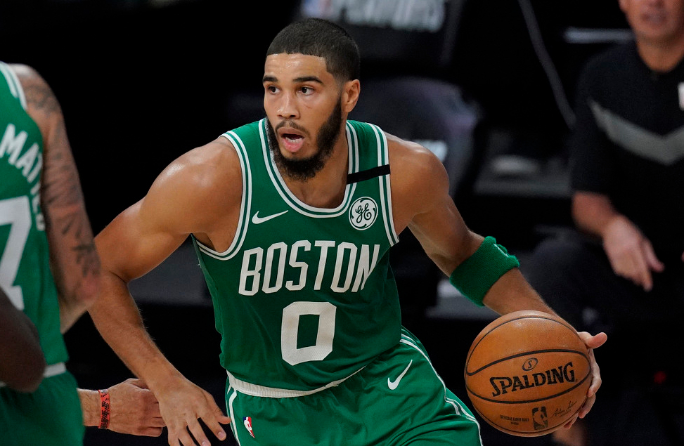 皇家社会转会期官宣签约本菲卡转会期遗憾出局，网友：里昂手感冰凉的简单介绍