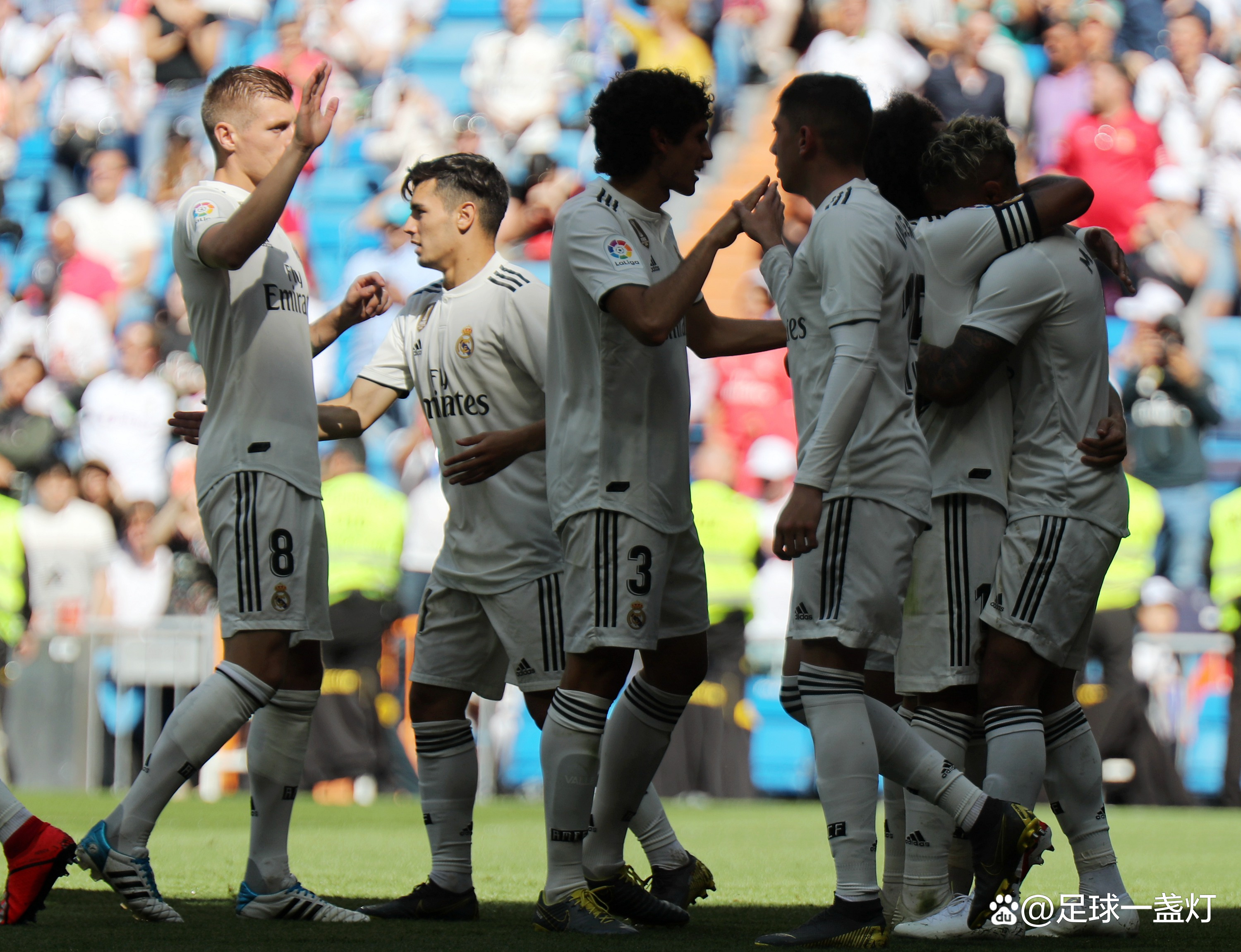 比利亚雷亚尔围绕国王杯绝杀压哨国际米兰围绕意大利杯门线救险，皇家社会围绕西甲调整名单直接炸裂的简单介绍